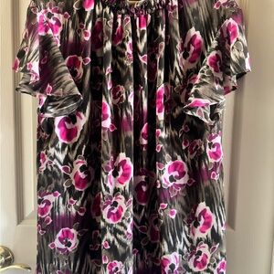 Chic Floral Blouse with Pink Accents